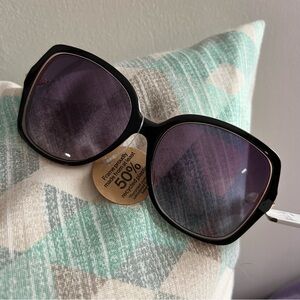 #20 Ophelia Roe Women’s Oversized Square Black Sunglasses With Rose Gold Accents